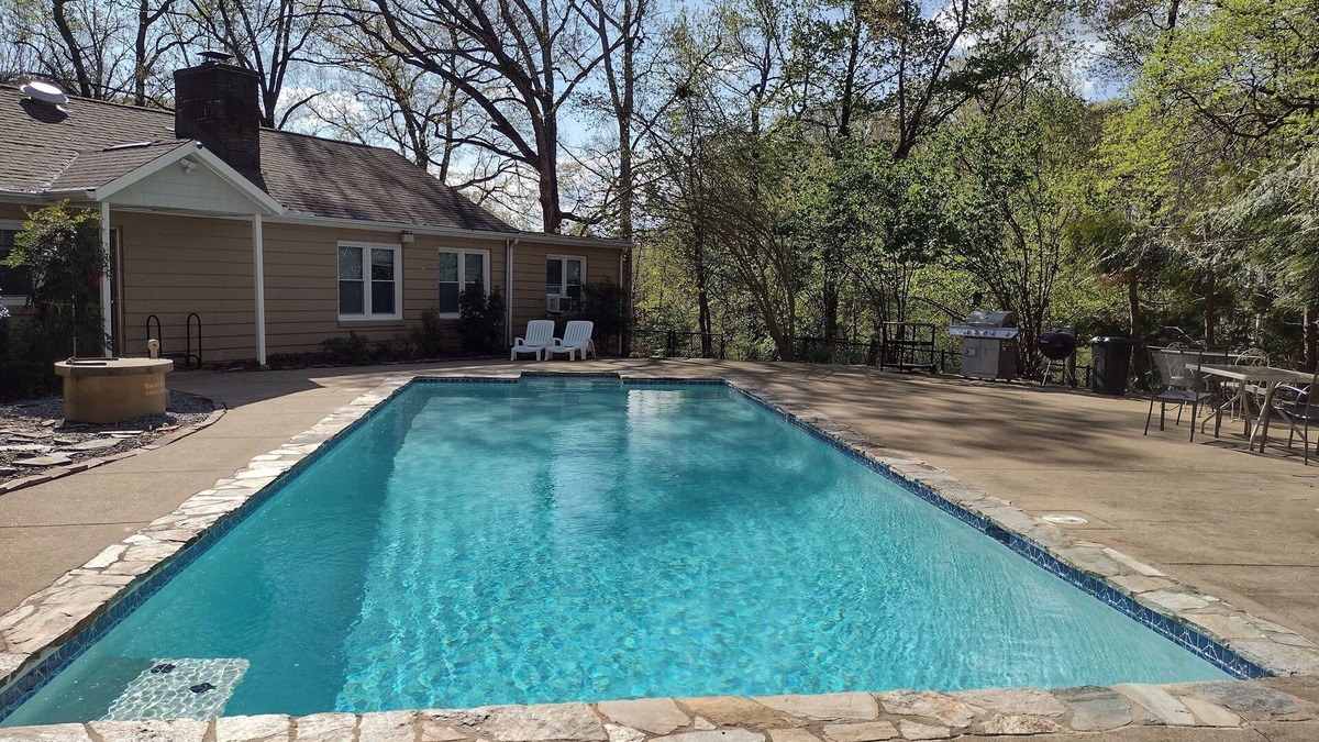 Fredericksburg House | Tranquility, Civil war park walk, seasonal pool, and sauna