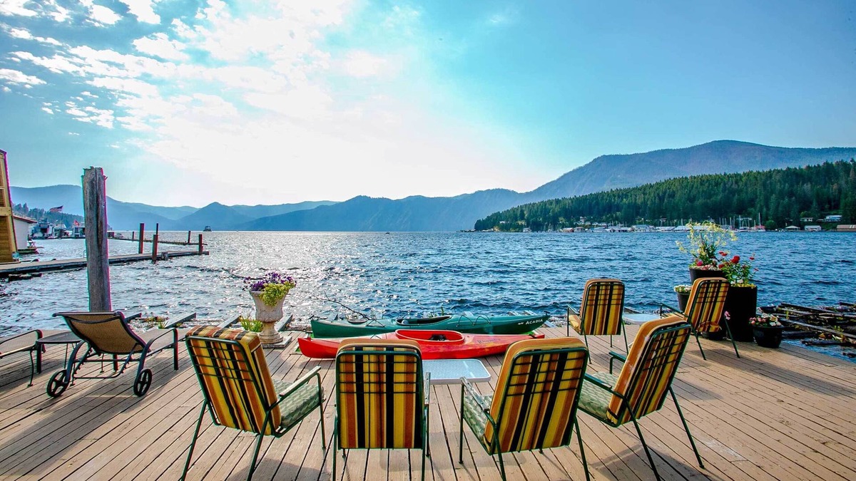 Bayview House | 'Tranquility' Float House on Lk Pend Oreille