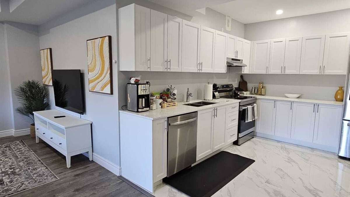 Innisfil House | Tranquility Haven in Barrie