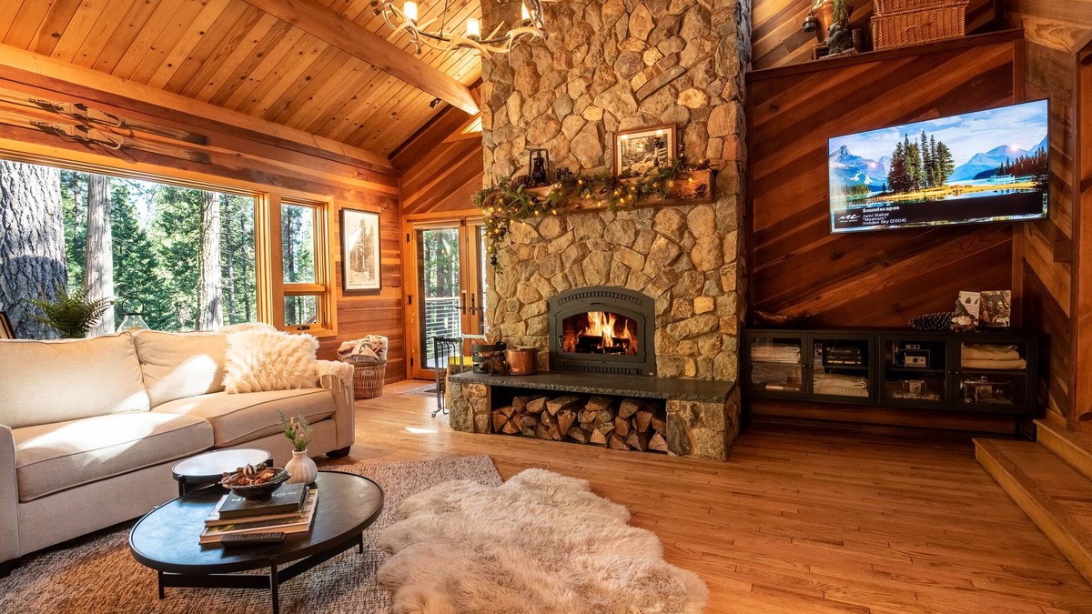 Dorrington Cabin | Tranquility Luxury Lodge w/AC & Pool Access!
