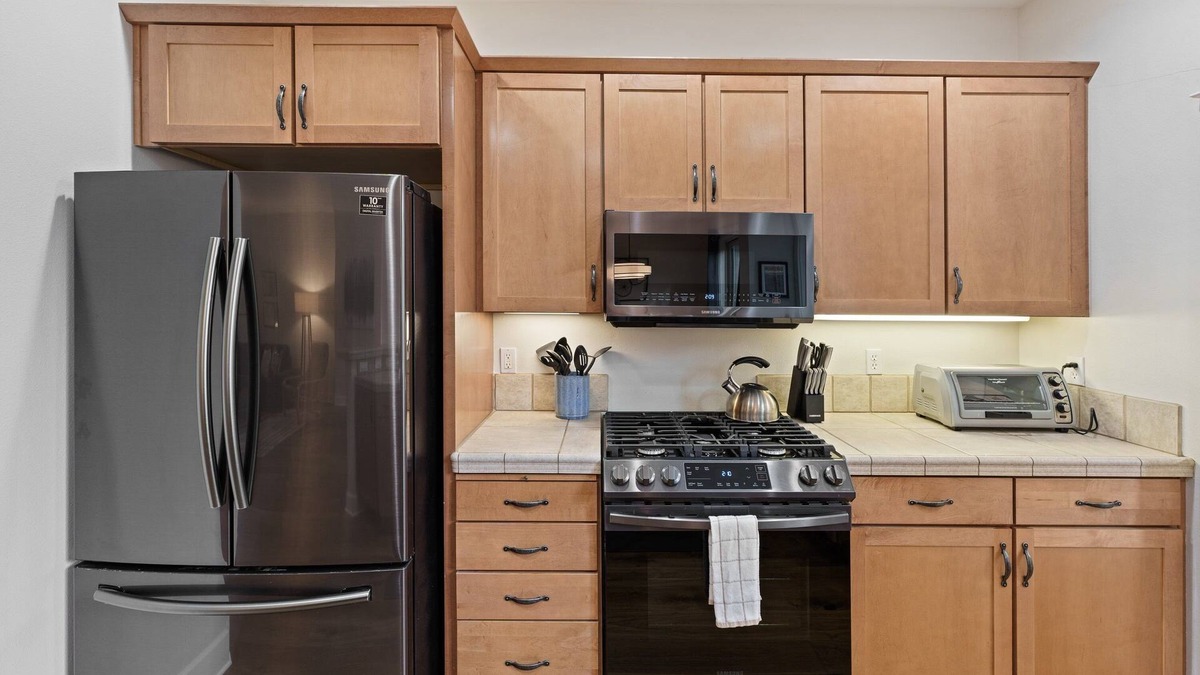 Southern Crossing Apartment | Tranquility On The Bluffs 3 Bedroom Townhouse by RedAwning