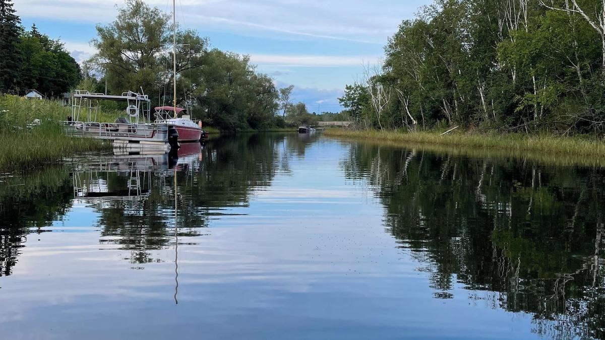 Britt House | Tranquility on the River