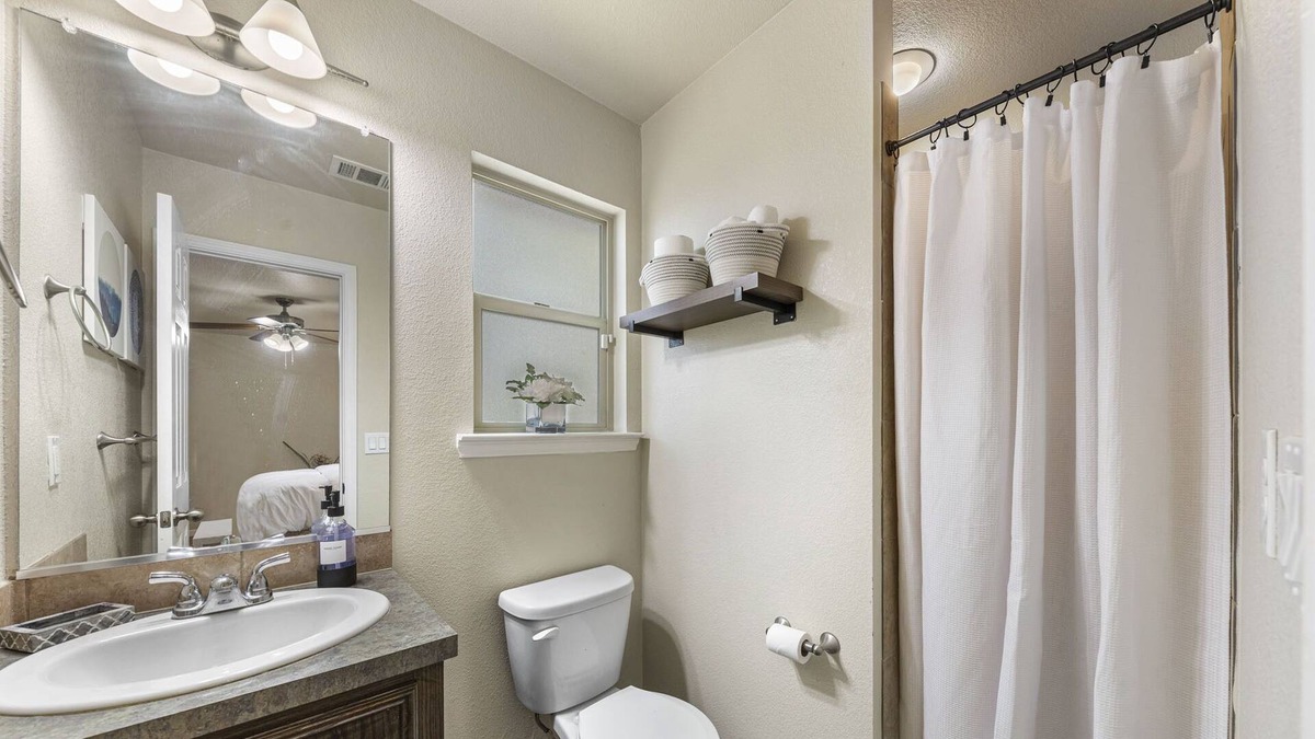 Killeen House | Tranquility Pad- Entire Luxuriously furnished home for short and long term stays