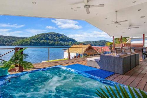 Woy Woy Apartment | Tranquility with Spa & Jetty