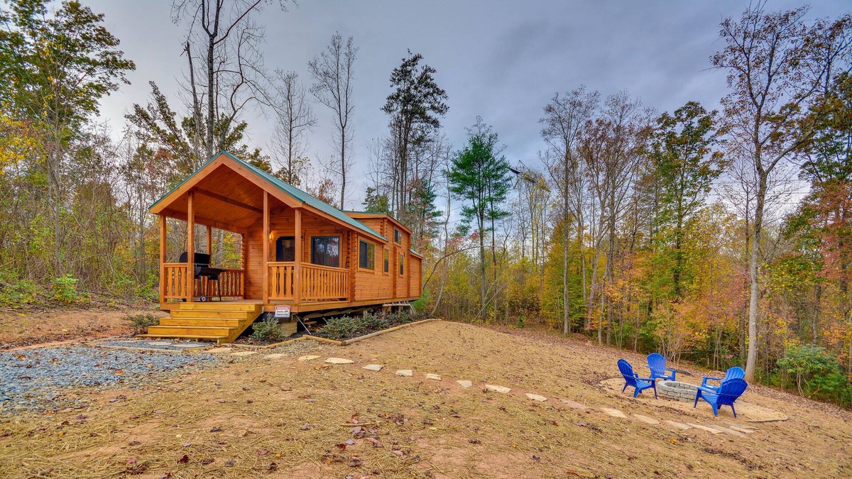 Traphill Cabin | Traphill Cabin Retreat w/ Scenic View & Fire Pit!