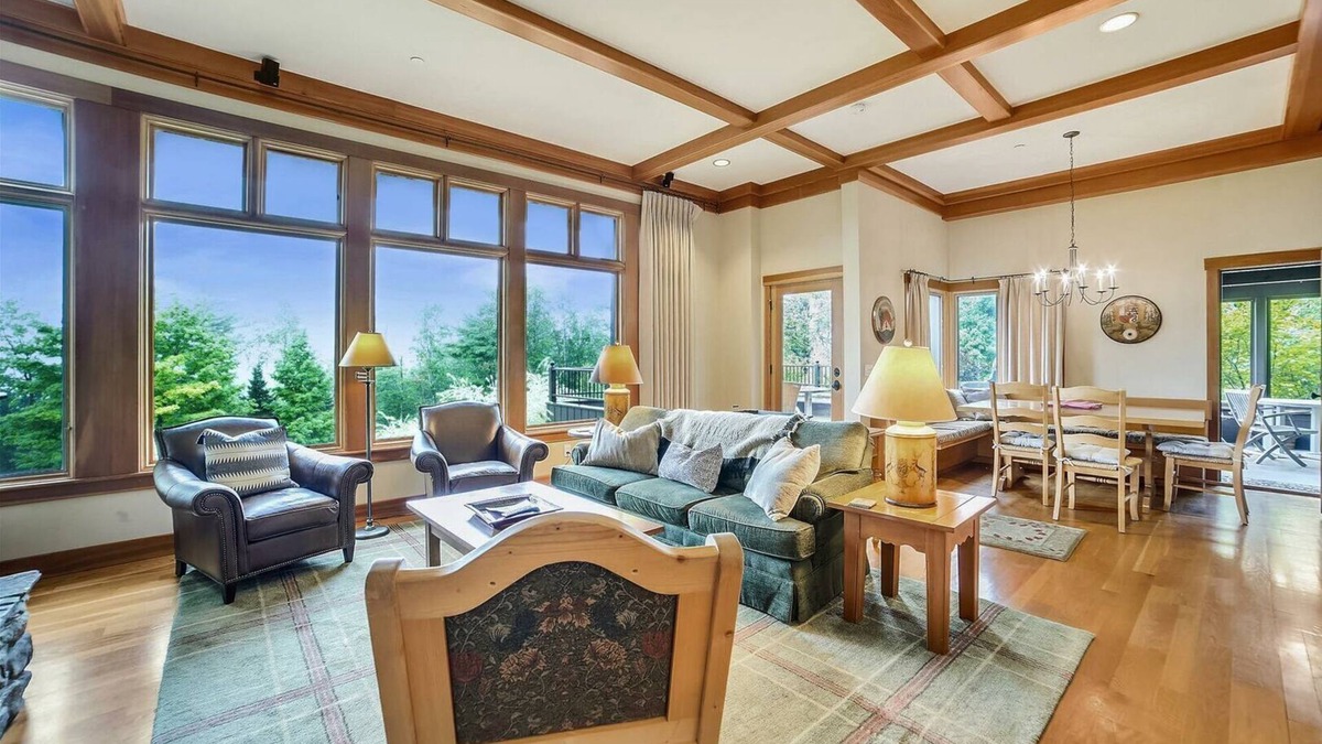 Moscow Villa | Trapp Family Luxury Villa in Stowe, 3-BRs, Sleeps 8, June 25 - July 3