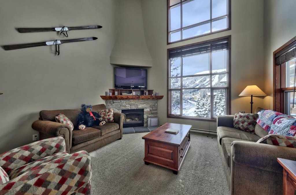 Sun Peaks House | Trappers Landing #27 By Bear Country