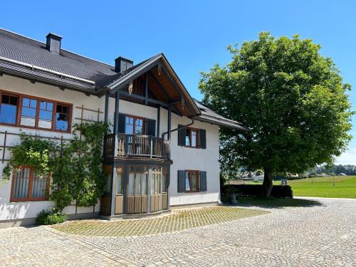 Sankt Georgen im Attergau Apartment | Traumhaft große Ferienwohnung nähe Attersee