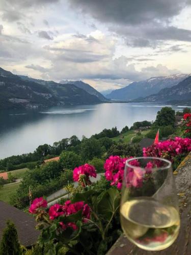 Krattigen Apartment | Traumhaftes Chalet mit Seesicht