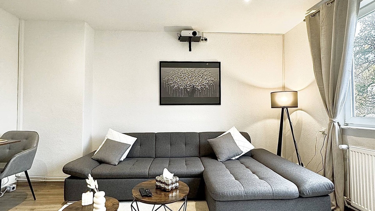 Ricklingen Apartment | Traumhaftes City Apartment Kinoleinwand Wifi