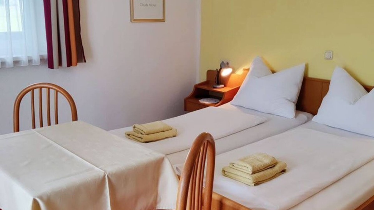 Sankt Georgen im Attergau Apartment | Traunsee - Frühstückspension Holzapfel