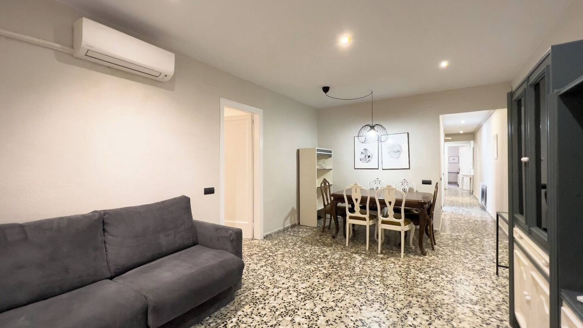 El Baix Guinardo Apartment | Trav 3 habitaciones 1-2 · 3h