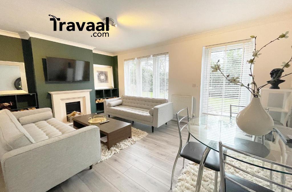 Fleet Apartment | Travaal - 2 Bed Serviced Apartment Fleet