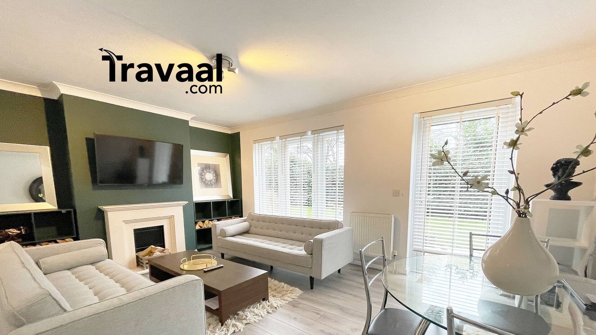 Fleet Apartment | Travaal.©om – 2 Bedroom Apartment – Fleet