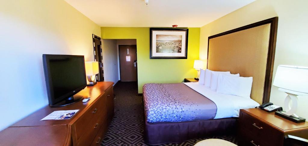 Miner Hotel | Travel Inn and Suites- Sikeston Miner I-55 exit-67