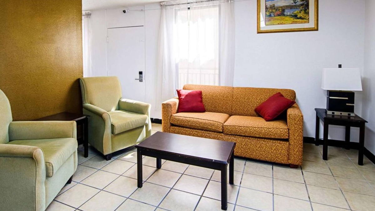 Bristol Hotel | Travel Inn Bristol near State St