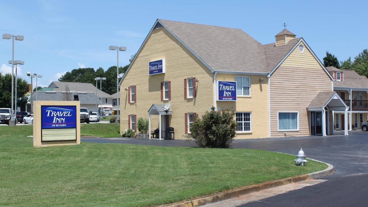 Buford Hotel | Travel Inn of Buford