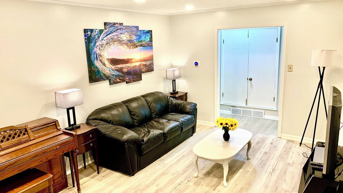 Germantown House | Travel Techs, xAI, Google, BlueOval,Insurance Relocation-Corporate Housing