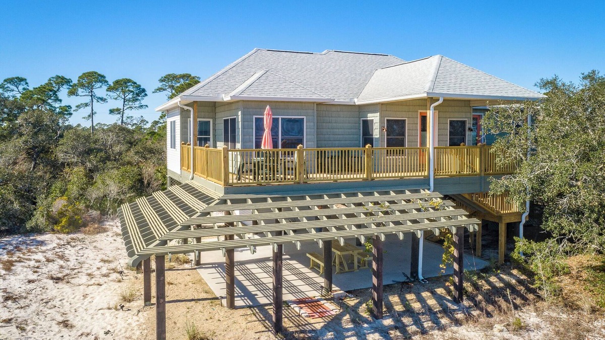 Alligator Point House | "Traveler's Rest", A Gulf front beach home on private lot with fire pit under the stars!