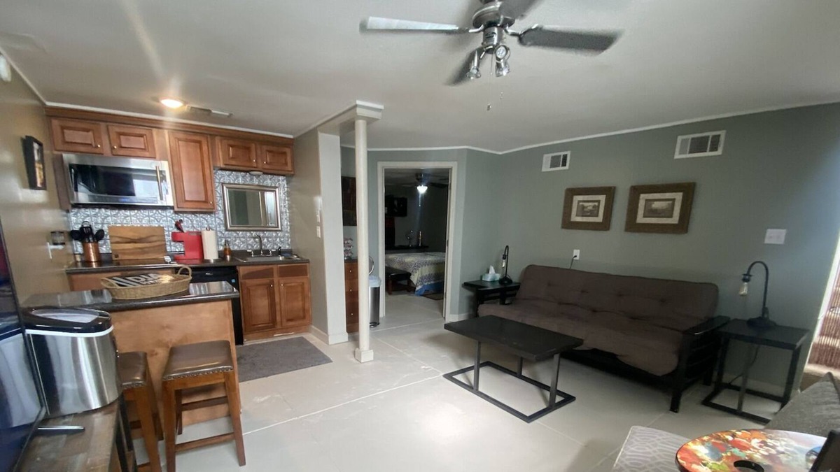 Jonesboro Apartment | Travelers Hideaway! Basement Apartment near Downtown Jonesboro