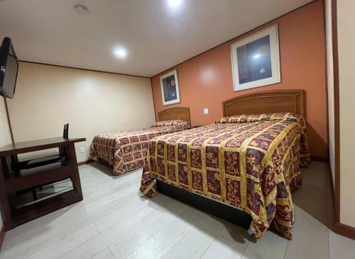 Albion Hotel | Travelers Motor Lodge