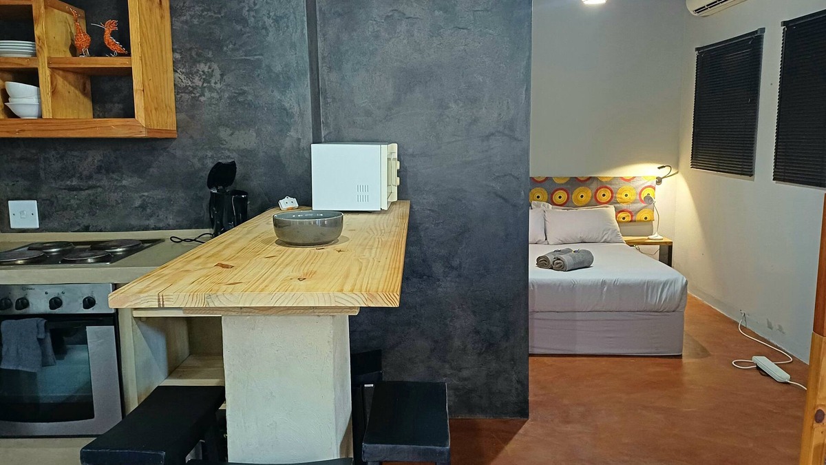 St. Lucia Apartment | Travelers nest. Family, Couple - friendly haven.