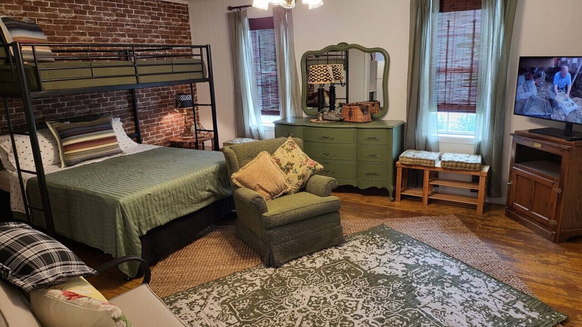 Shelbyville Apartment | Traveling Professionals are welcome at the Shelby Wharf