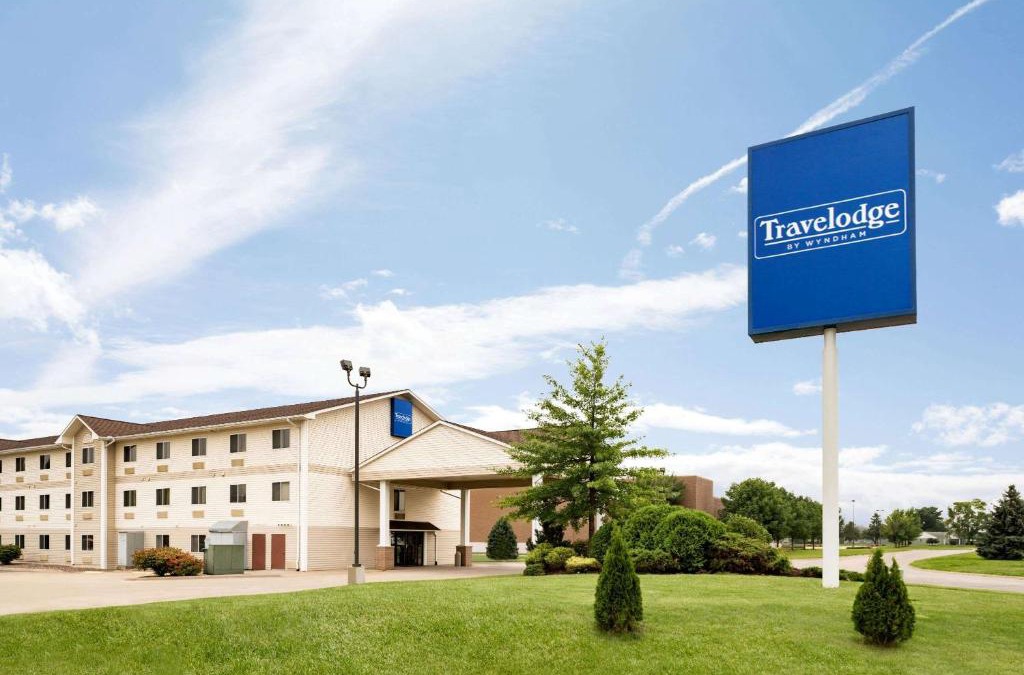 Clinton Hotel | Travelodge by Wyndham Clinton Valley West Court