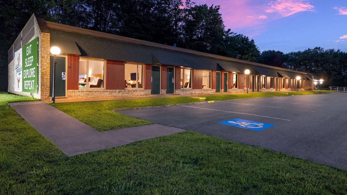Emlenton Hotel | Travelodge By Wyndham Emlenton
