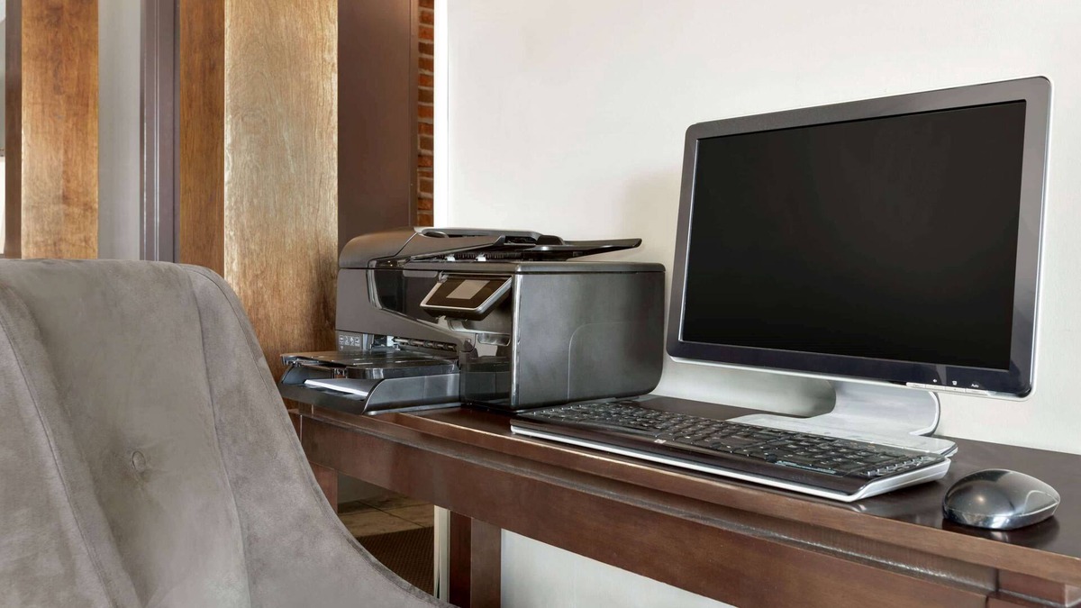 Kingston Hotel | Travelodge by Wyndham Kingston LaSalle Hotel