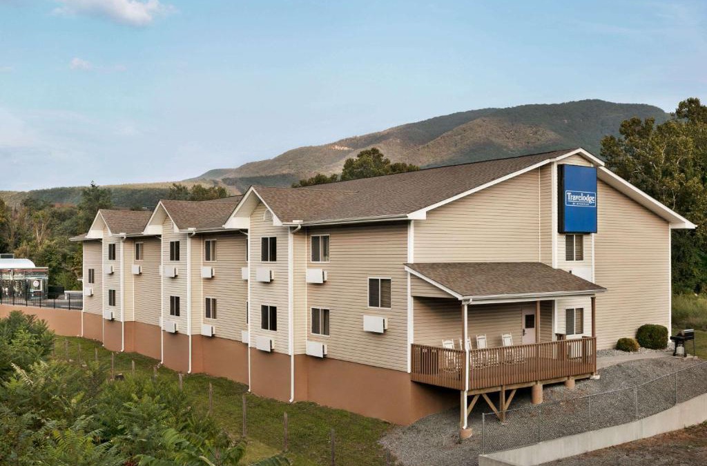 Low Moor Hotel | Travelodge by Wyndham Low Moor Near Covington
