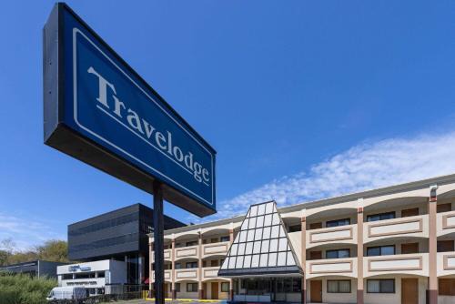 Manhasset Cabin | Travelodge by Wyndham Manhasset