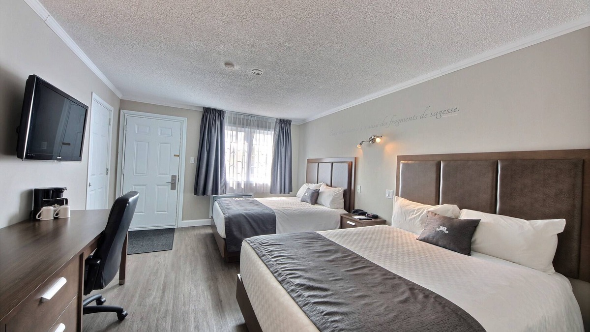 Roberval Hotel | Travelodge by Wyndham Roberval