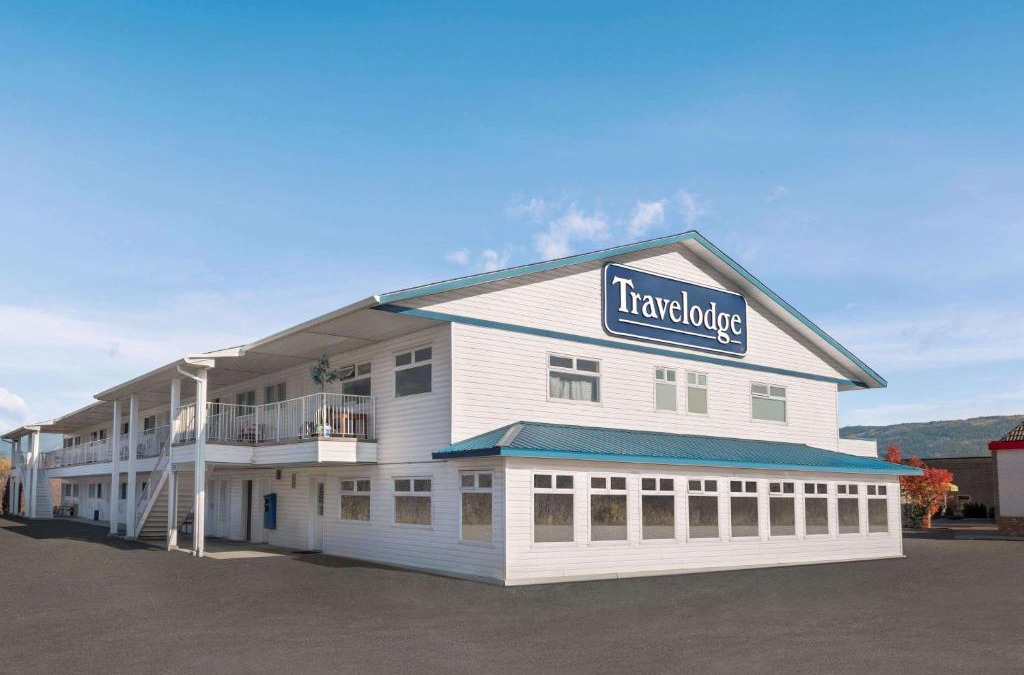 Salmon Arm Hotel | Travelodge by Wyndham Salmon Arm BC
