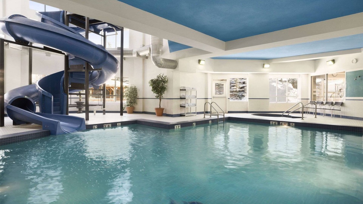 Strathmore Hotel | Travelodge by Wyndham Strathmore