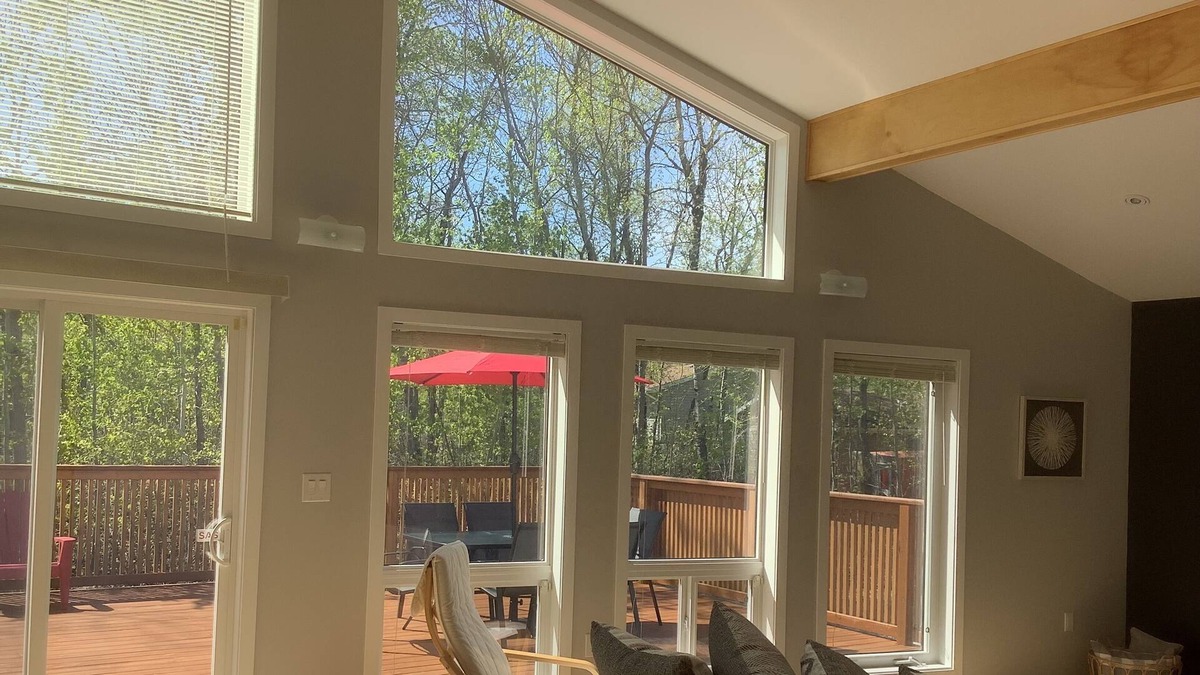 Traverse Bay Cottage | Traverse Bay Cottage, Lake Wpg, Pine Falls. Fishing, 4 Beaches close by & Golf😎