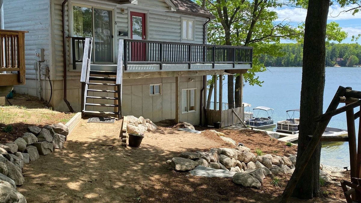 Mayfield House | Traverse City close to downtown Waterfront Spider Lake, On-site Rentals, Pets ok