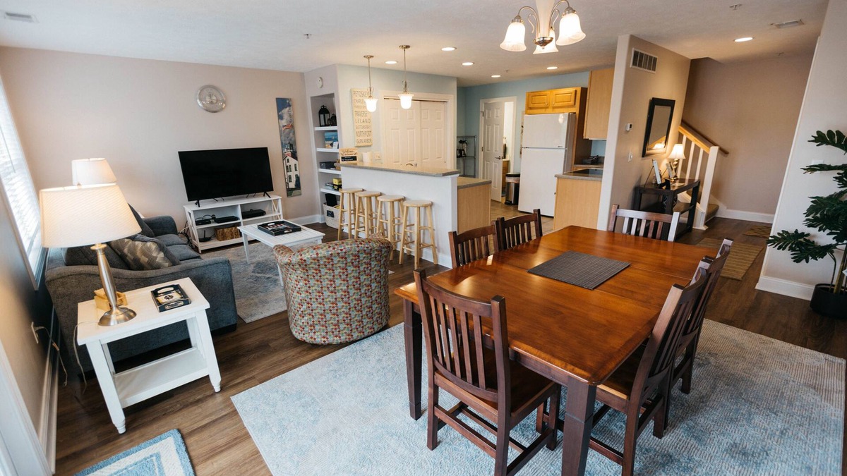 Traverse City Condo | Traverse City condo Near town, beaches and parks!