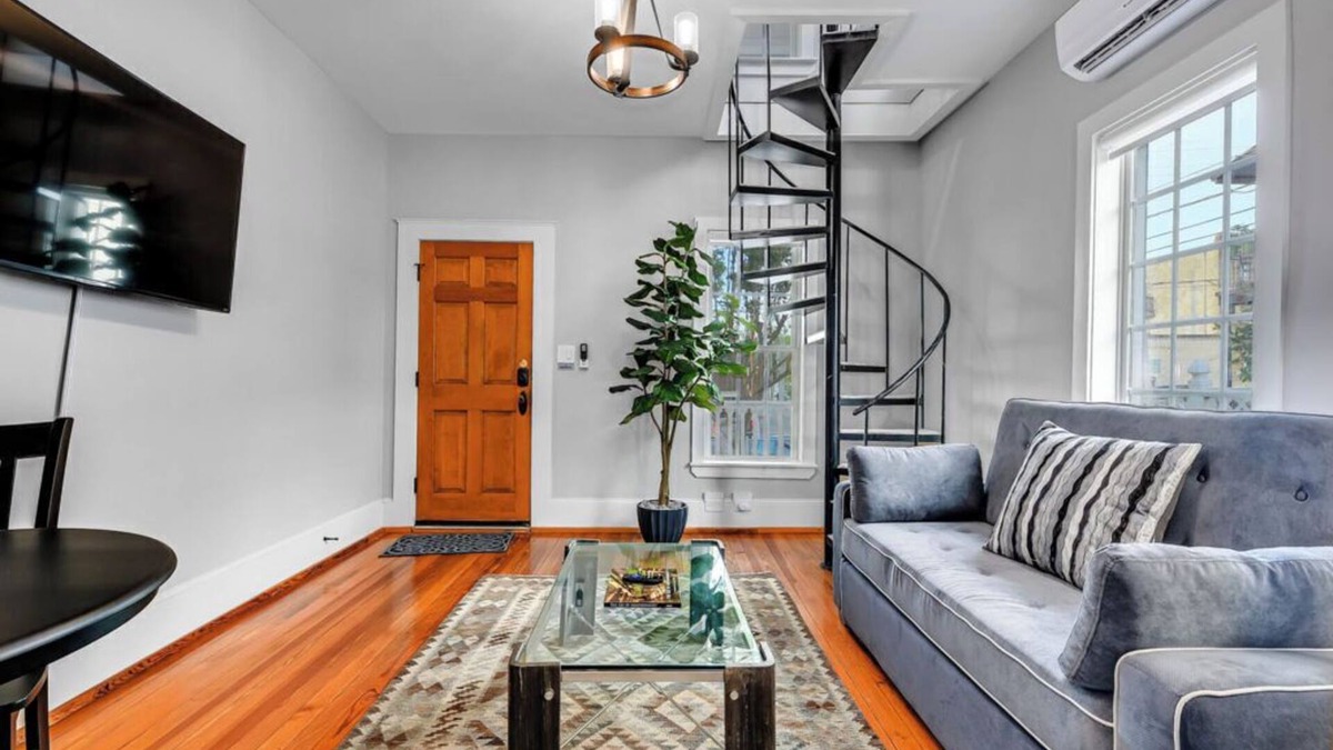 Marble Falls Condo | Travis L.B.J Historic Downtown Marble Falls- 2 Suite Combo