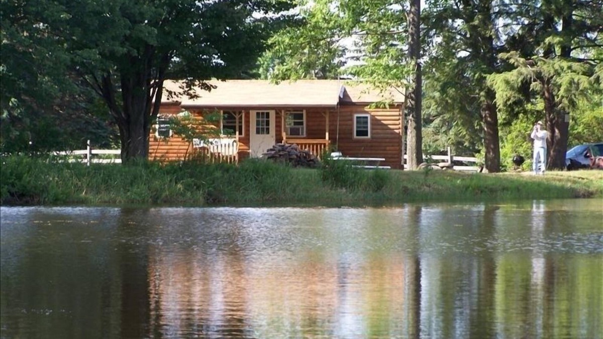 New Albany Cabin | Treaster's Cabin *Paddleboat/Great Fishing* (No fishing license required.)