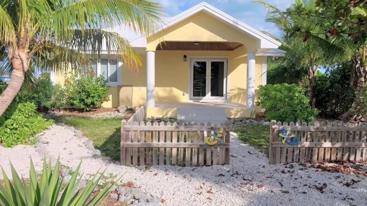 Treasure Cay House | Treasure Cay Marina View with Boat Slip