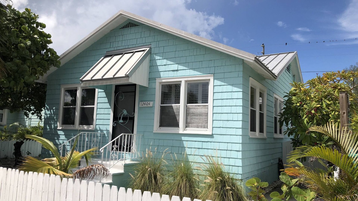 Treasure Island House | Treasure Island Beach Cottage Steps from Beach Access