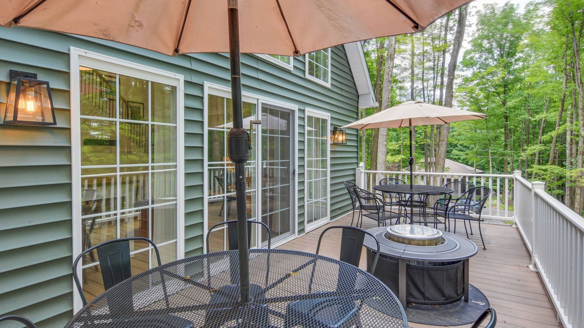 Treasure Lake House | Treasure Lake Home w/Deck: Walk to Bimini Lake!