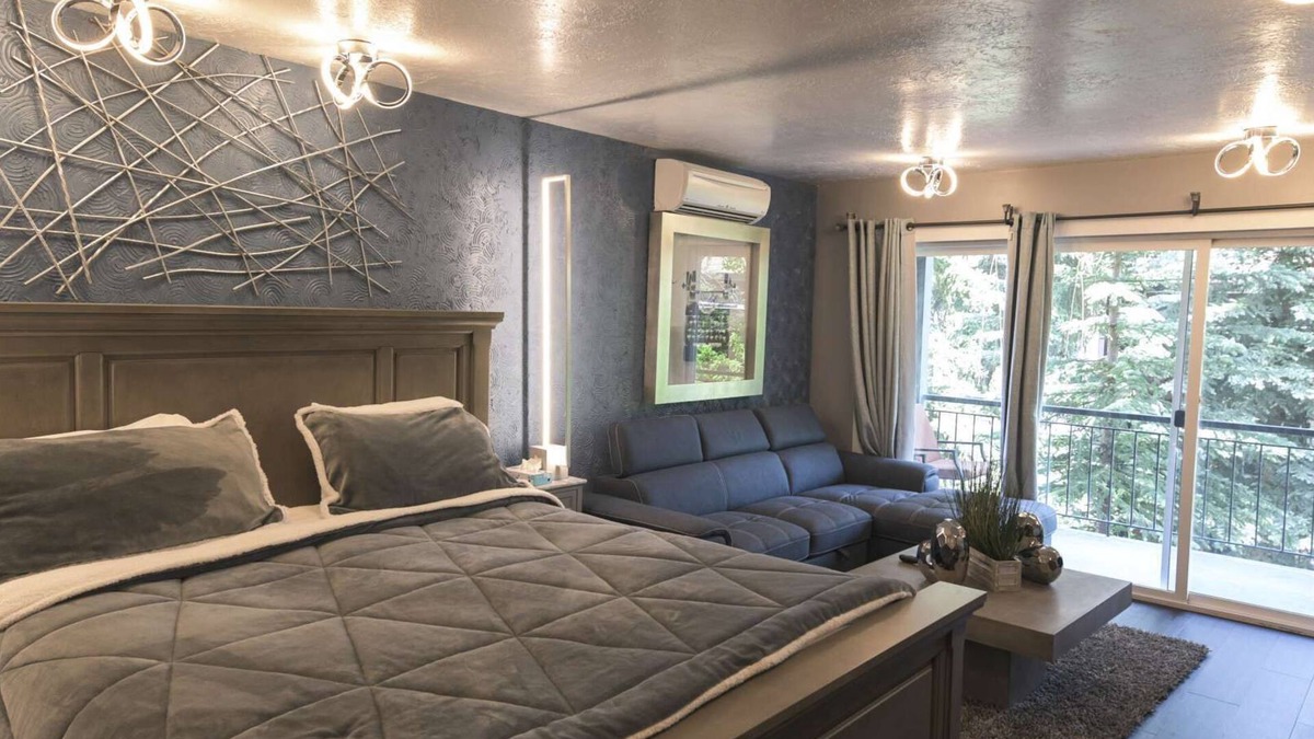 Downtown Park City Hotel | Treasure Mountain Inn - Junior Suite #40 - Cleaning fees included!