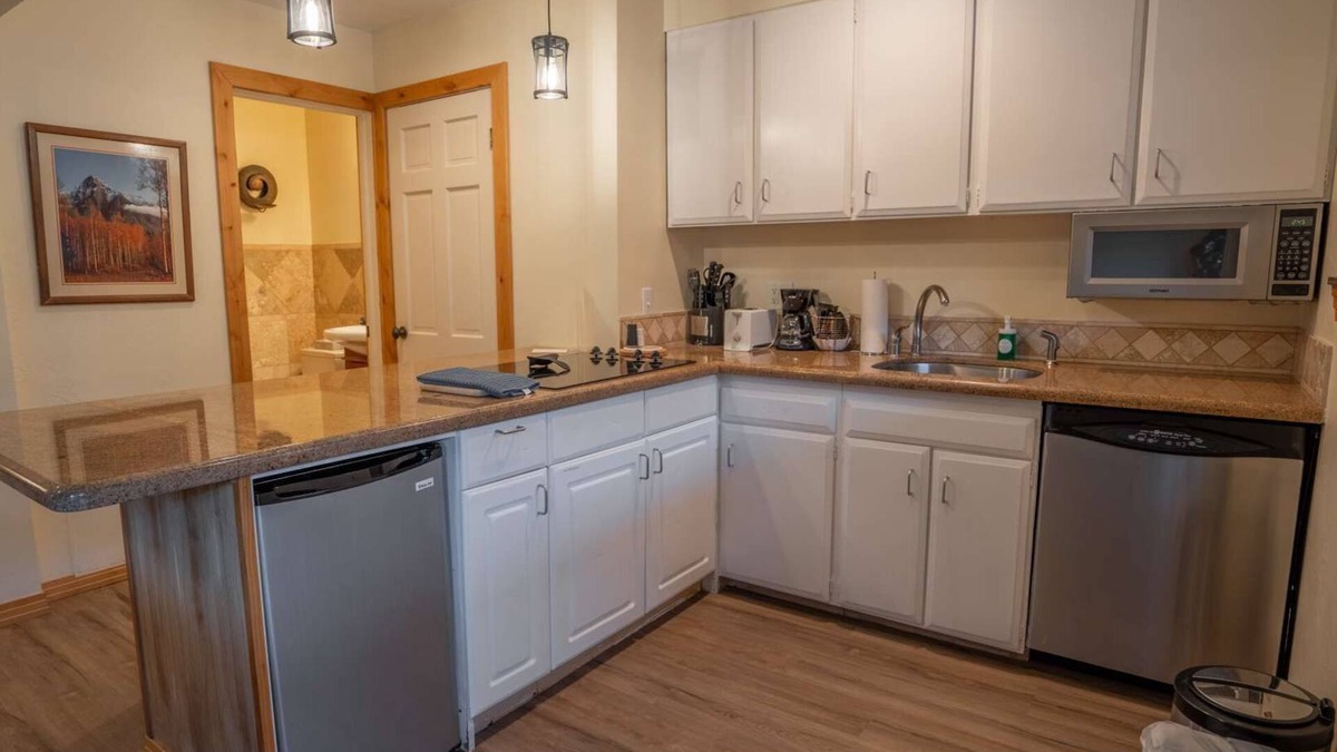 Downtown Park City Hotel | Treasure Mountain Inn - Junior Suite #33 - Cleaning fees included!