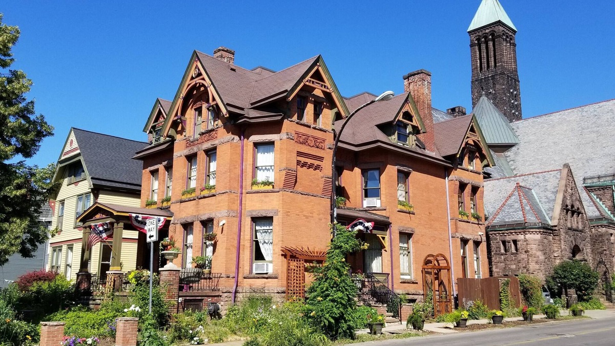 Front Park Bed & Breakfast | Treat yourself to Victorian charm