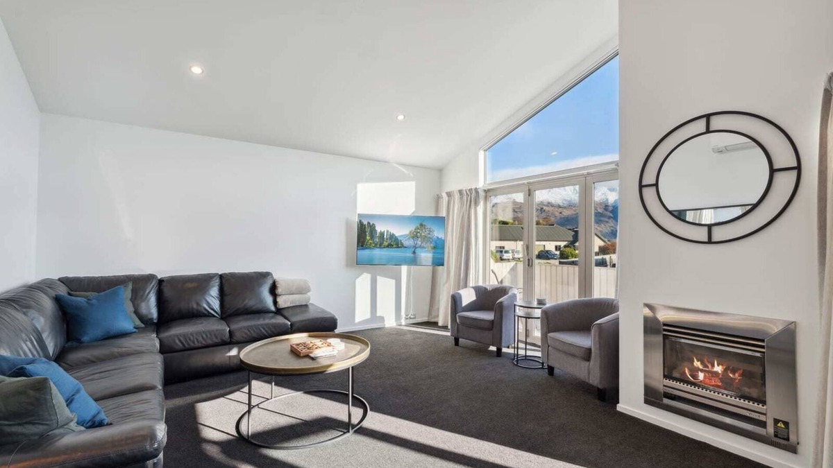 Wanaka Apartment | Treble Cone Views - 3 Bedroom