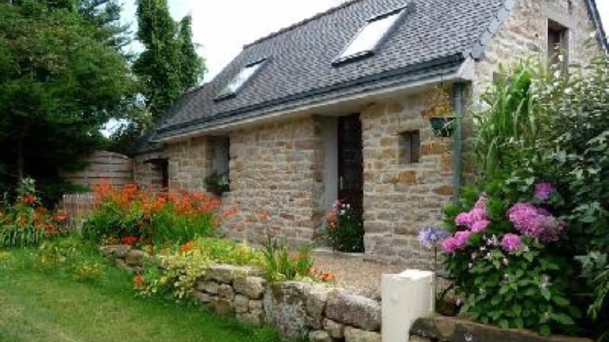 Tredrez-Locquemeau House | Tredrez Locquemeau: Country holiday home - Trédrez Locquémeau