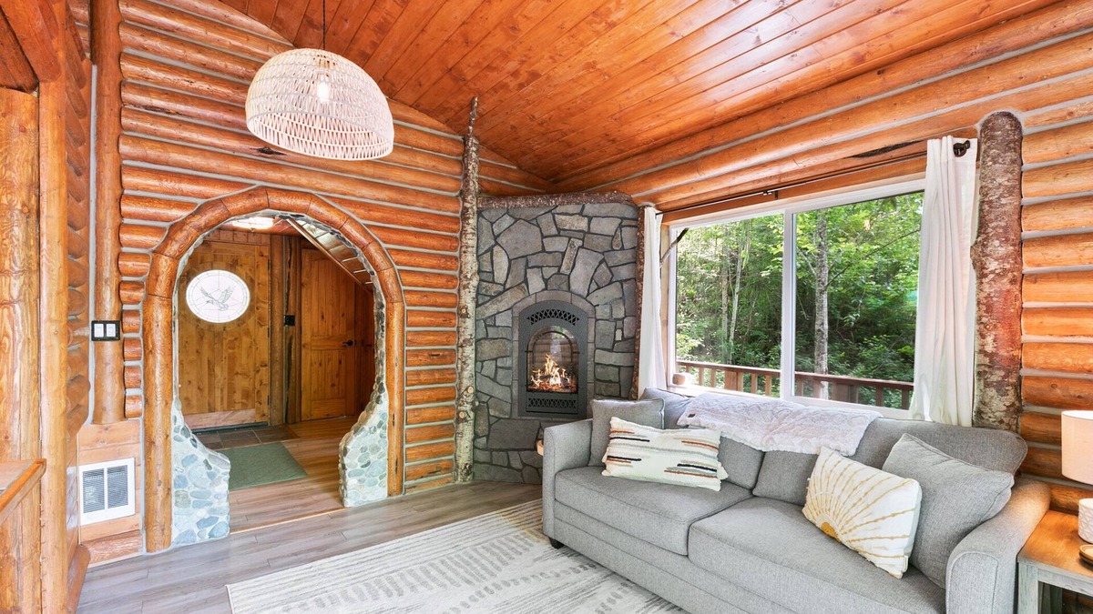 Gold Bar Cabin | Tree Frog Terrace - mountain trail w/views, river access, 4+pets