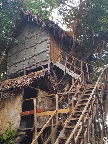Tanna Island Hotel | Tree Home Adventure